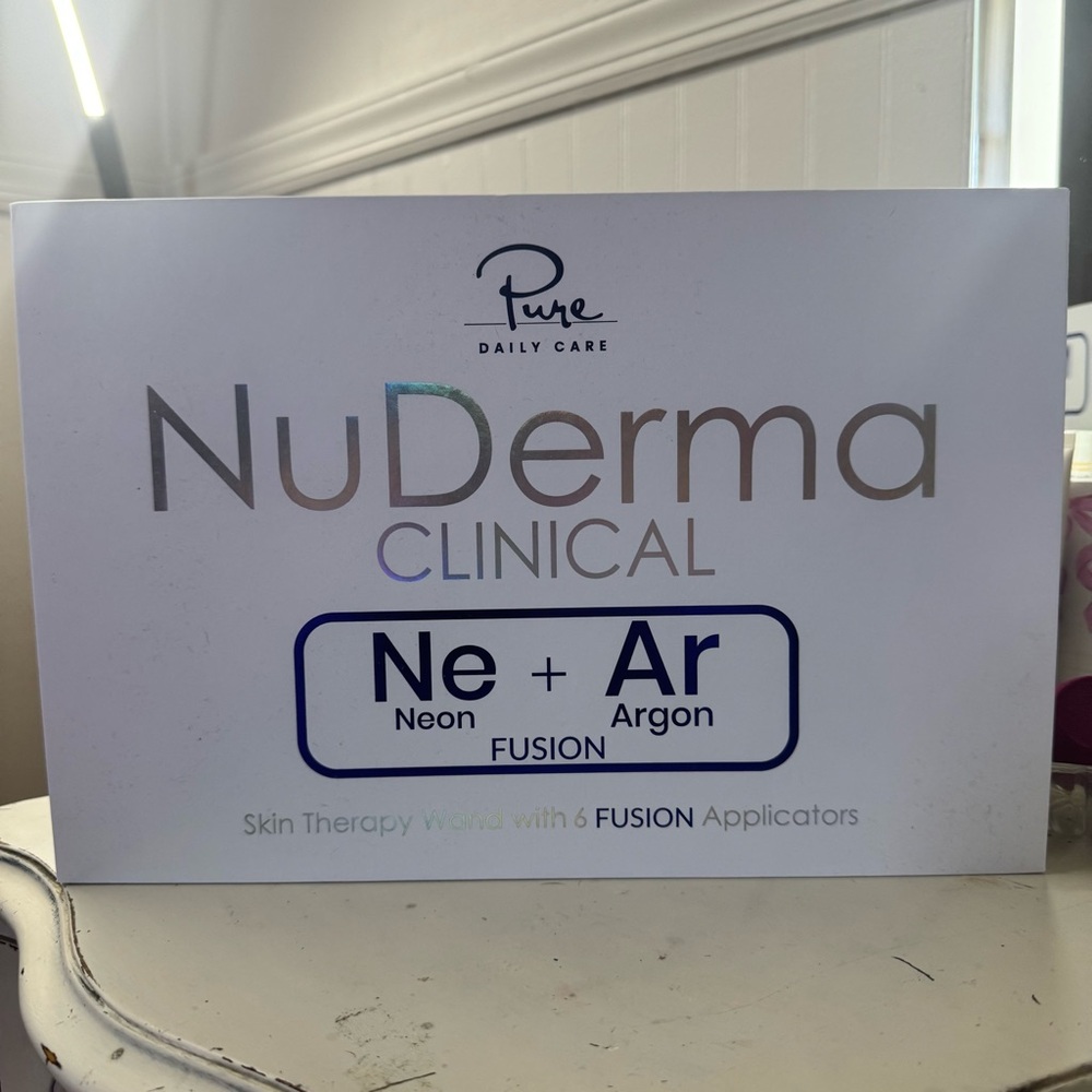 Pure Daily Care NuDerma Clinical Neon + Argon Fusion Kit - White